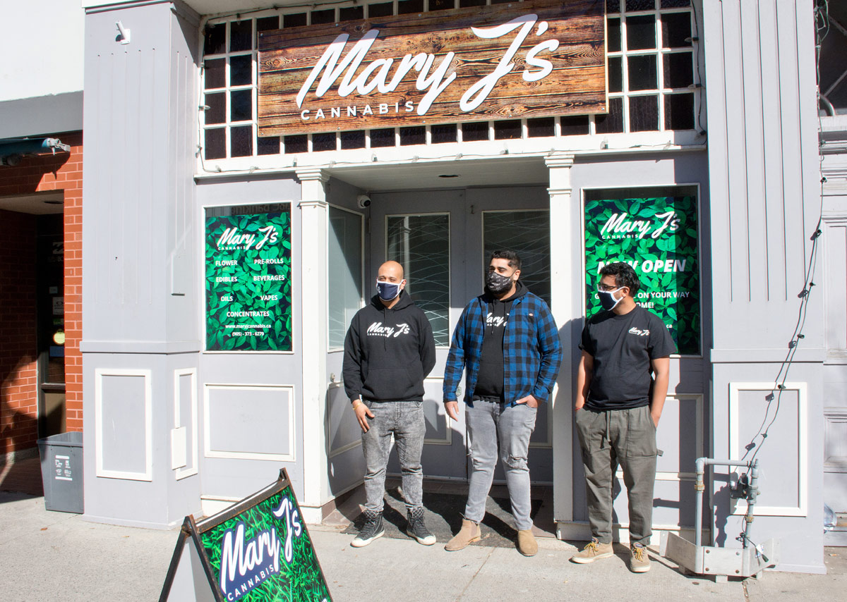 Mary J’s Opening - owners