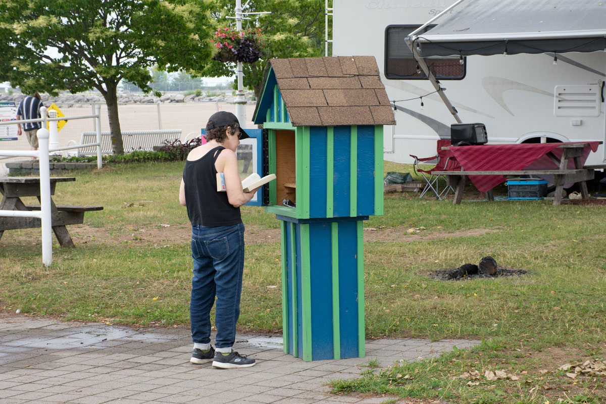 Pop up library at beach
